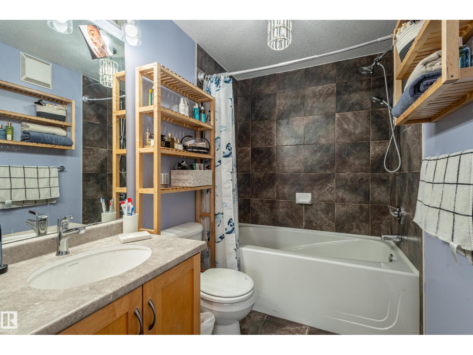 Photo 18 of 216 10411 122 St Nw, Edmonton AB