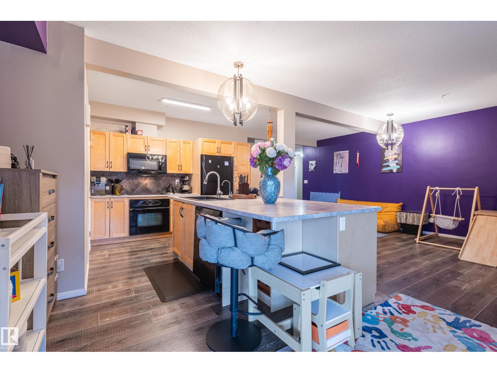 Photo 2 of 216 10411 122 St Nw, Edmonton AB