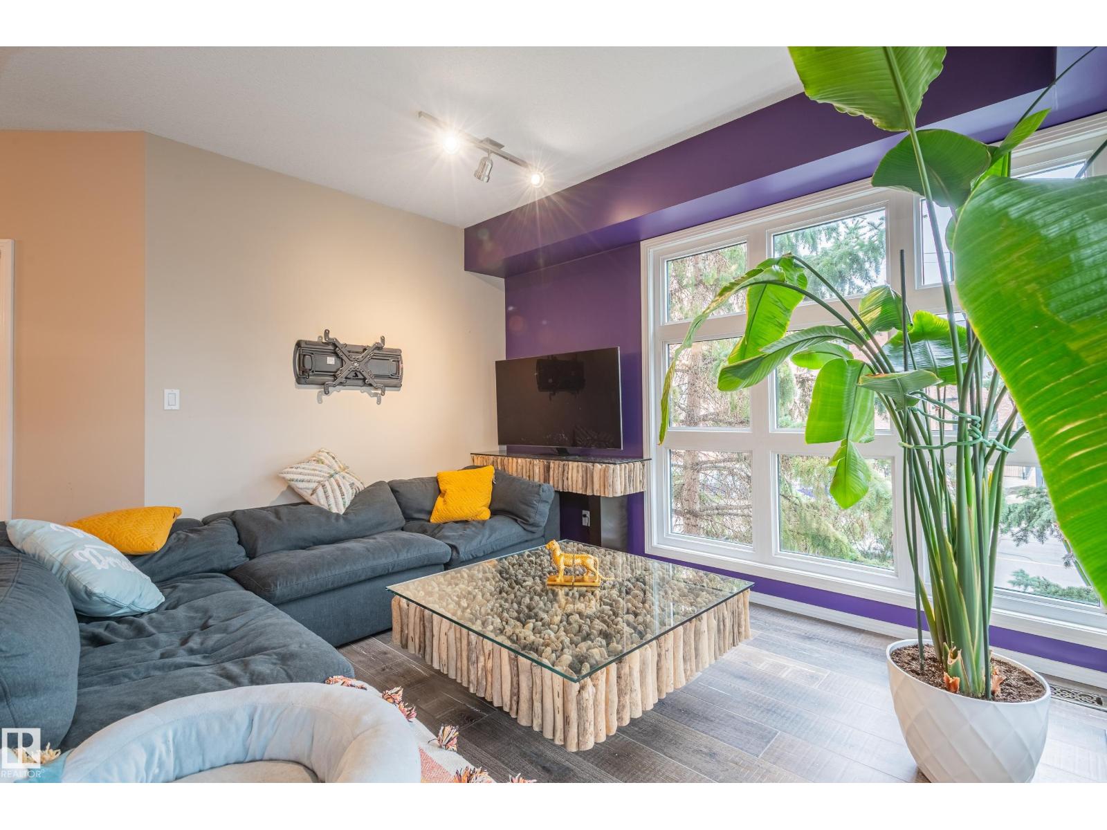 Photo 5 of 216 10411 122 St Nw, Edmonton AB
