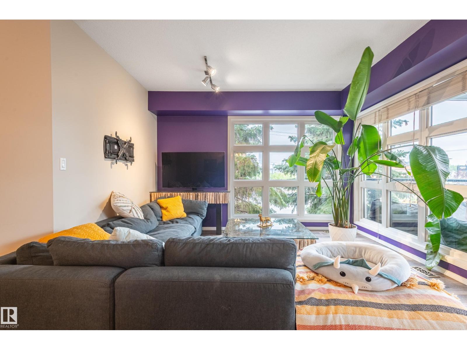 Photo 6 of 216 10411 122 St Nw, Edmonton AB