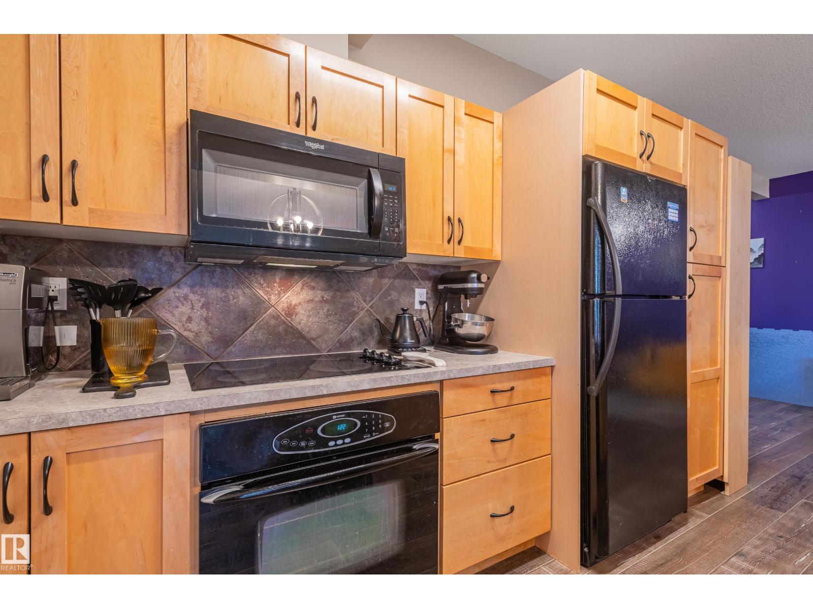 Photo 9 of 216 10411 122 St Nw, Edmonton AB