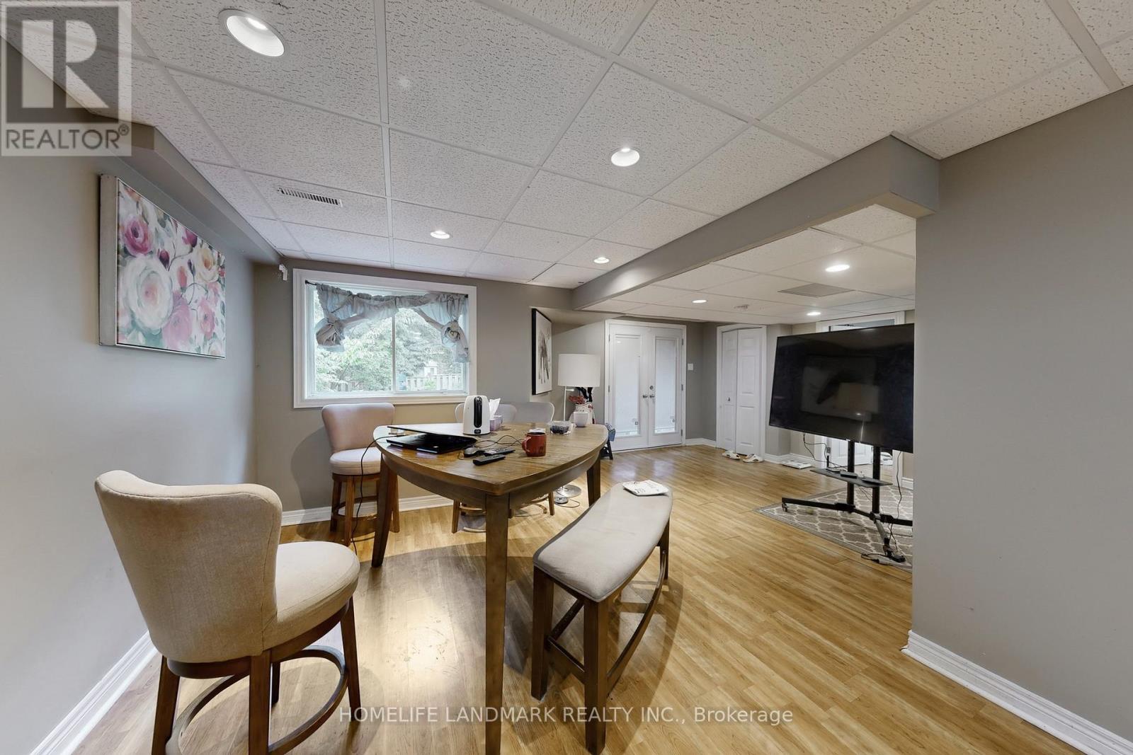 Photo 5 of 15 Hollingham Road, Markham ON