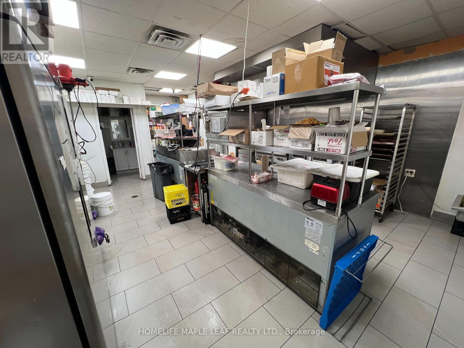 Photo 9 of 5 168 Kennedy Road S, Brampton ON