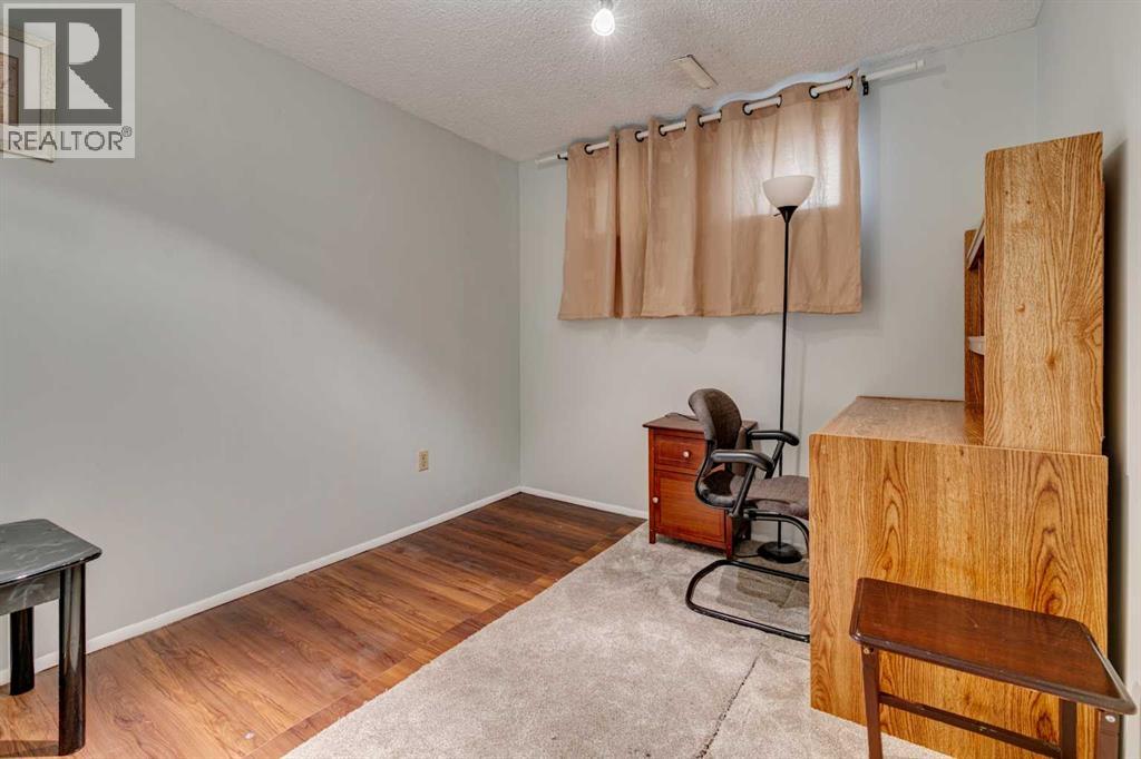 631 37 Street SW, Calgary, Alberta