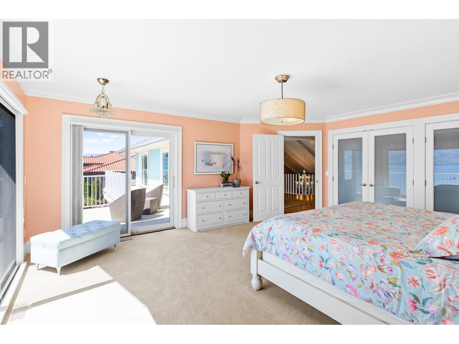 Photo 8 of 1601 Pritchard Drive, West Kelowna BC