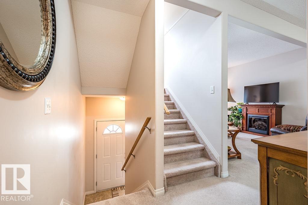 Photo 10 of 54 5102 30 Av, Beaumont AB