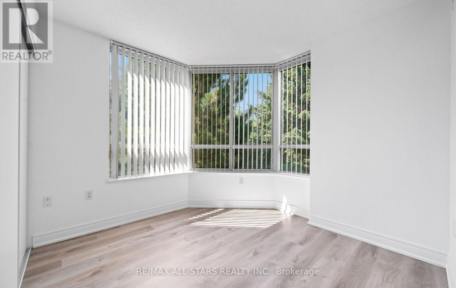 Photo 18 of 302 5001 Finch Avenue E, Toronto ON