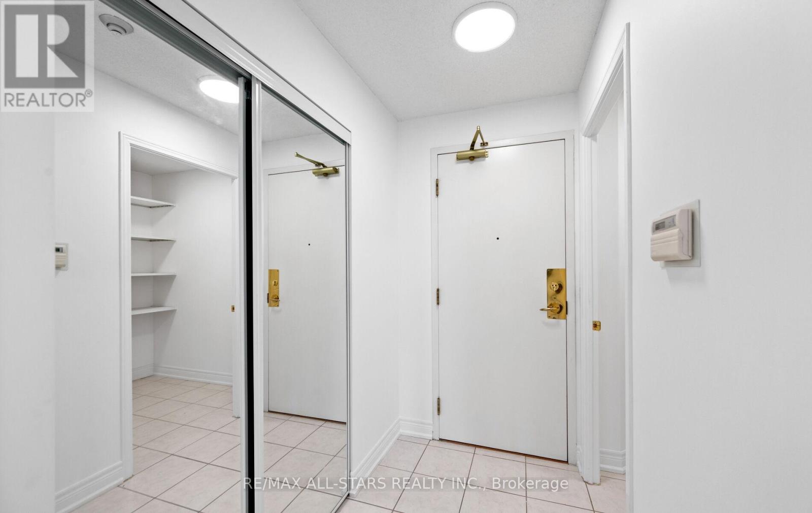 Photo 14 of 302 5001 Finch Avenue E, Toronto ON
