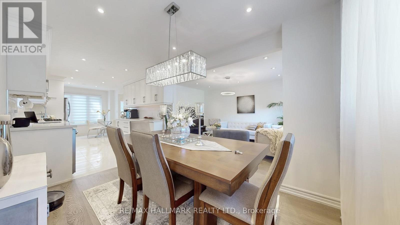 Photo 11 of 249 Kensington Crescent, Oshawa ON