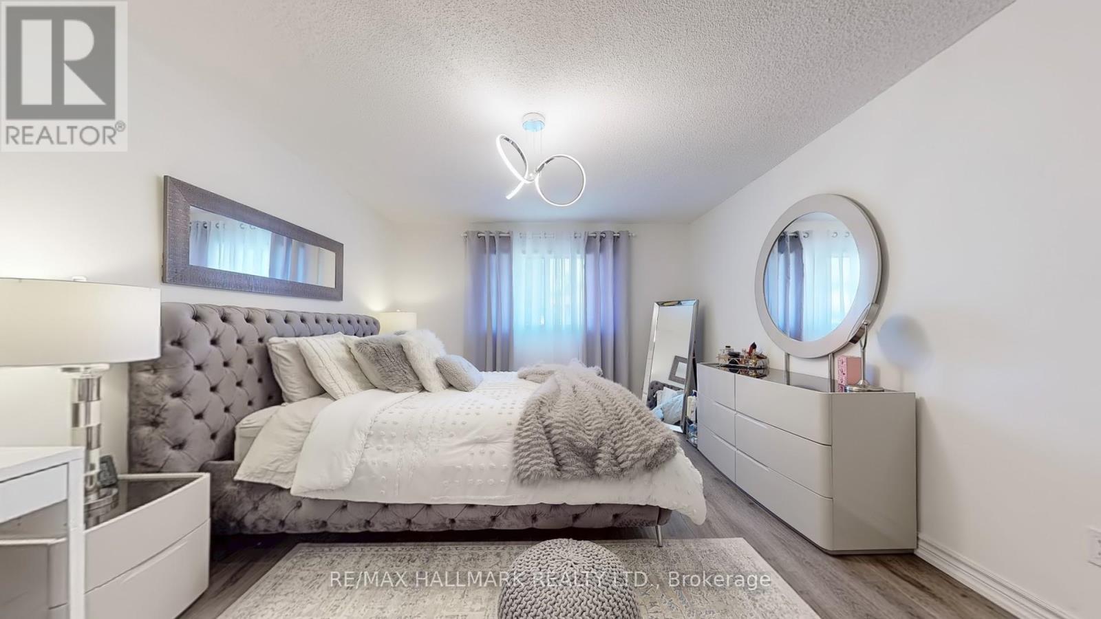 Photo 23 of 249 Kensington Crescent, Oshawa ON