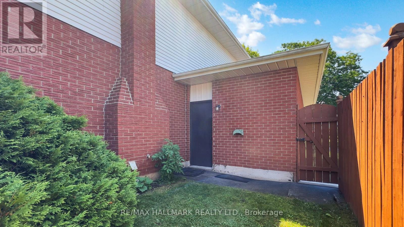 Photo 46 of 249 Kensington Crescent, Oshawa ON