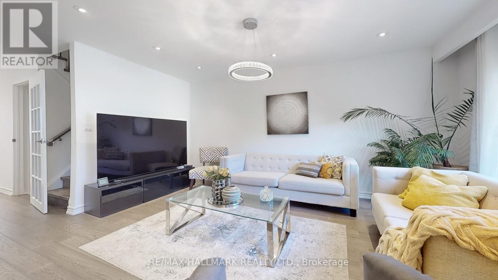 Photo 9 of 249 Kensington Crescent, Oshawa ON