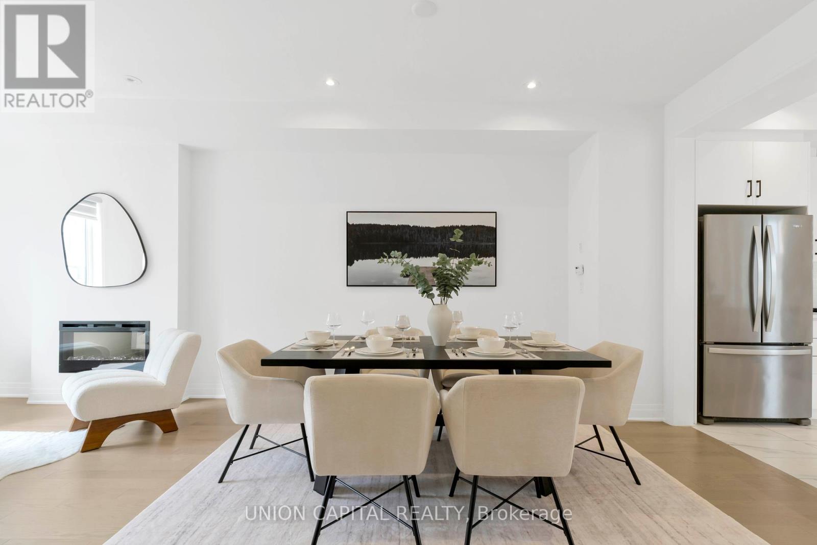 Photo 11 of 59 Carole Bell Way, Markham ON