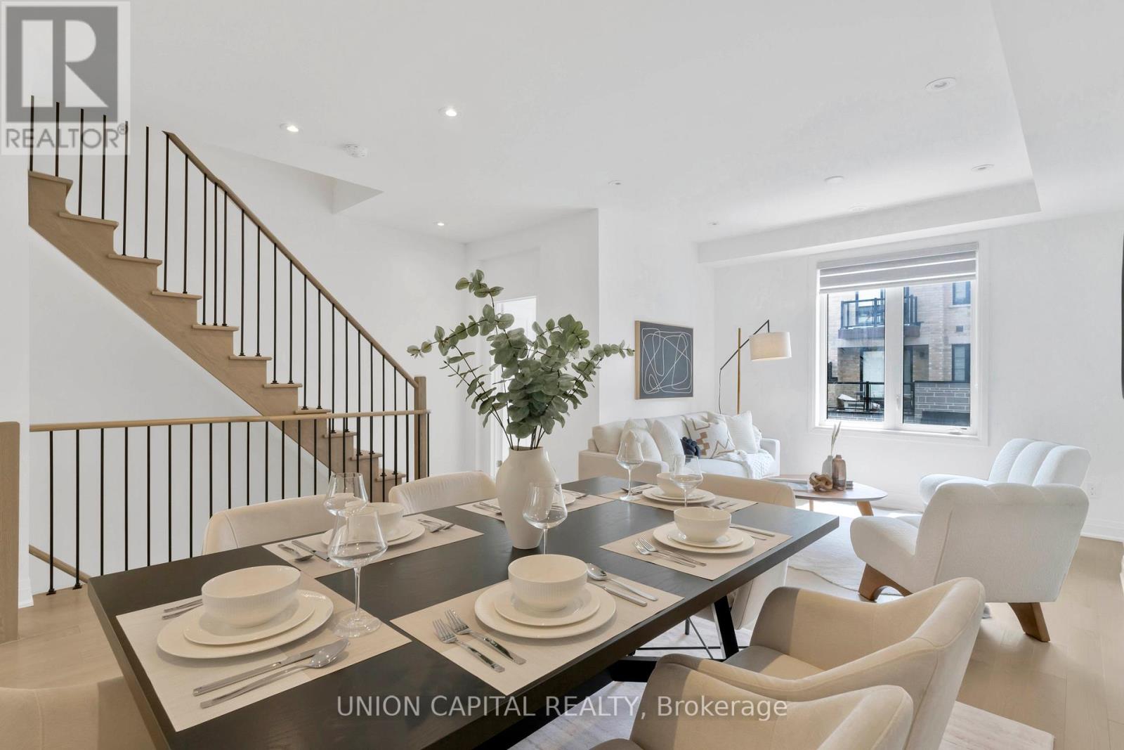 Photo 13 of 59 Carole Bell Way, Markham ON
