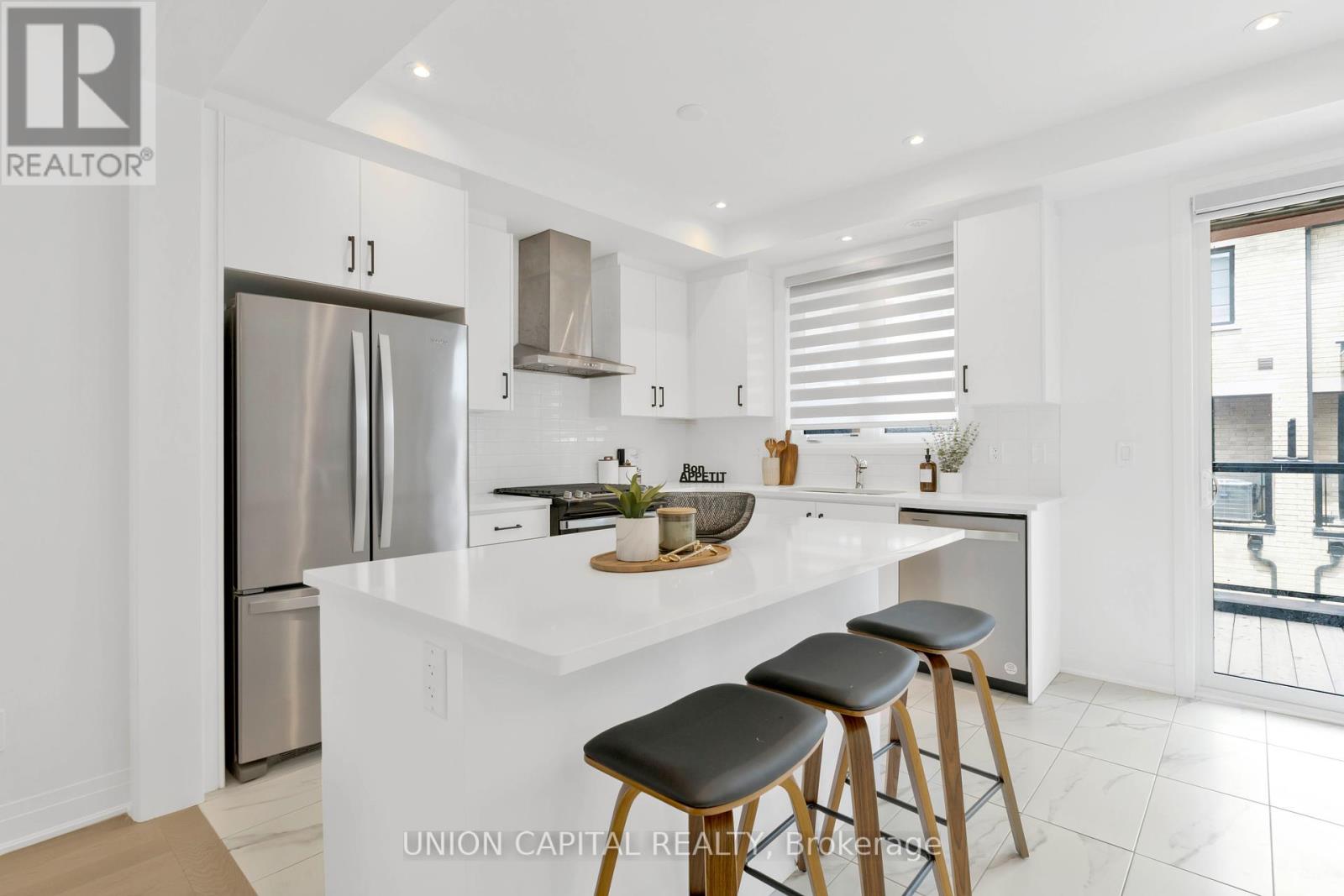 Photo 14 of 59 Carole Bell Way, Markham ON