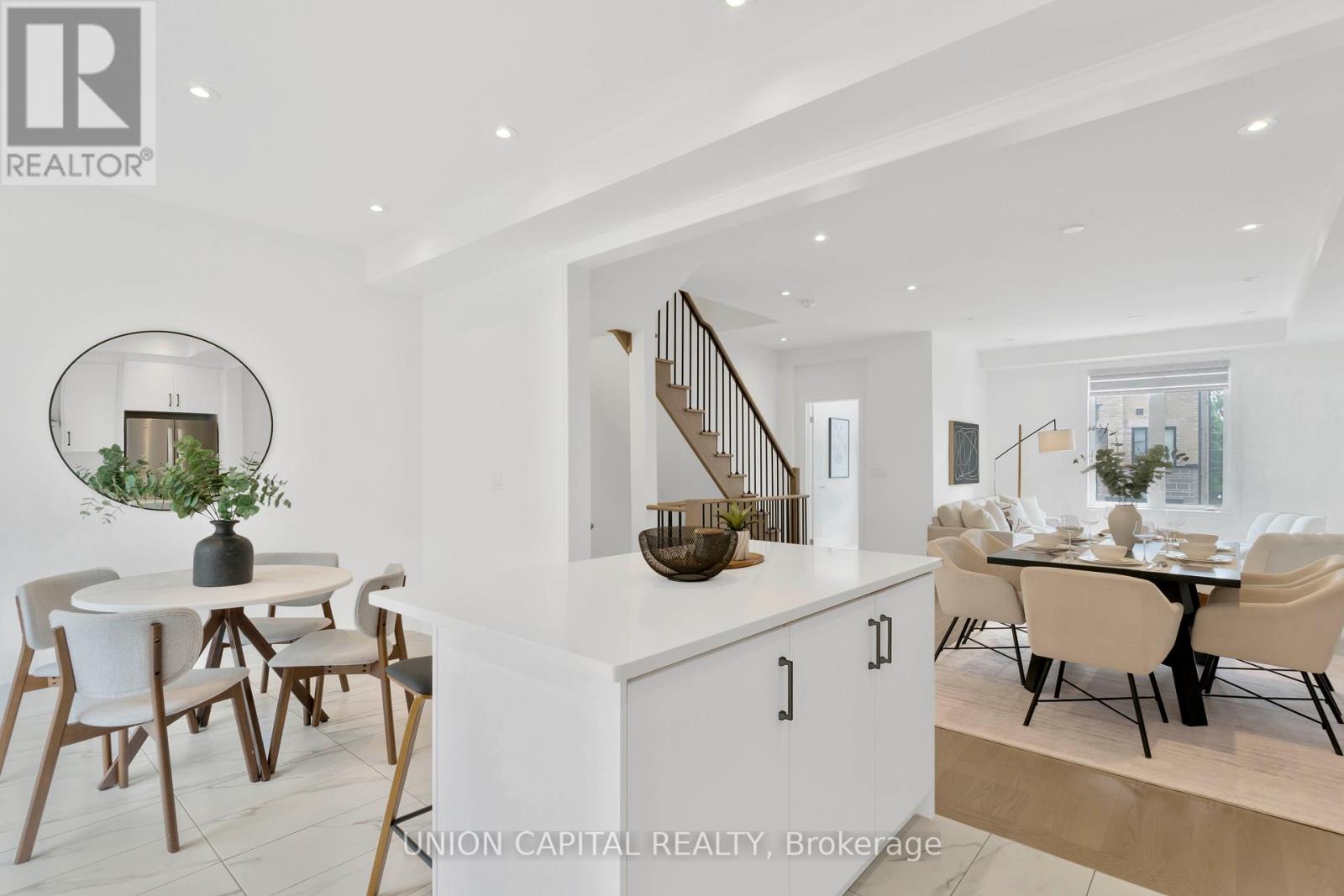 Photo 18 of 59 Carole Bell Way, Markham ON