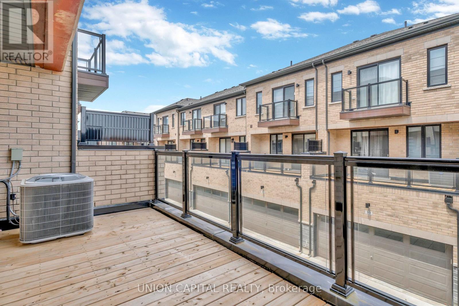 Photo 29 of 59 Carole Bell Way, Markham ON