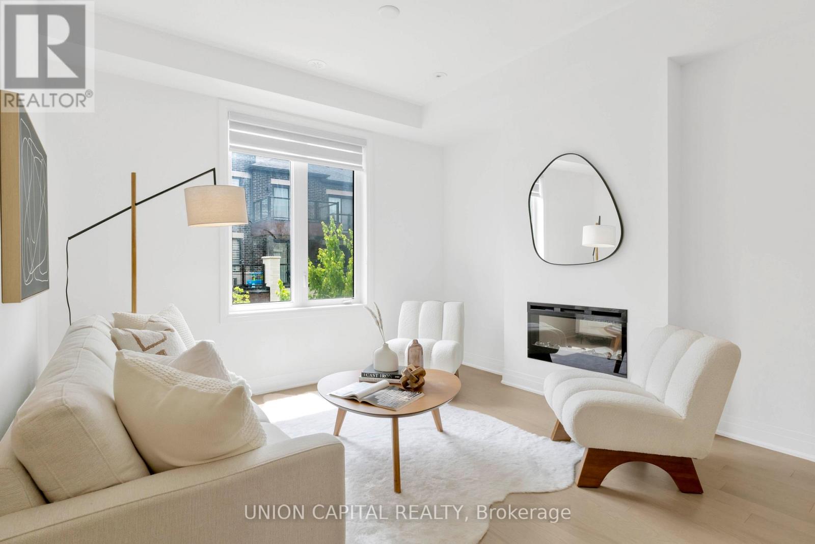 Photo 8 of 59 Carole Bell Way, Markham ON