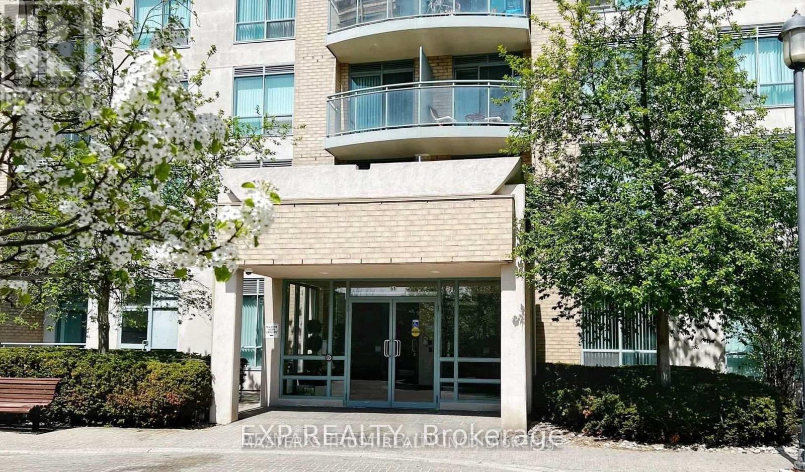 Photo 1 of 301 51 Baffin Crescent, Richmond Hill ON