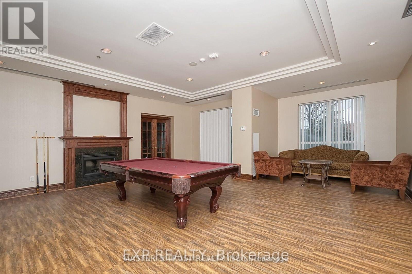 Photo 16 of 301 51 Baffin Crescent, Richmond Hill ON