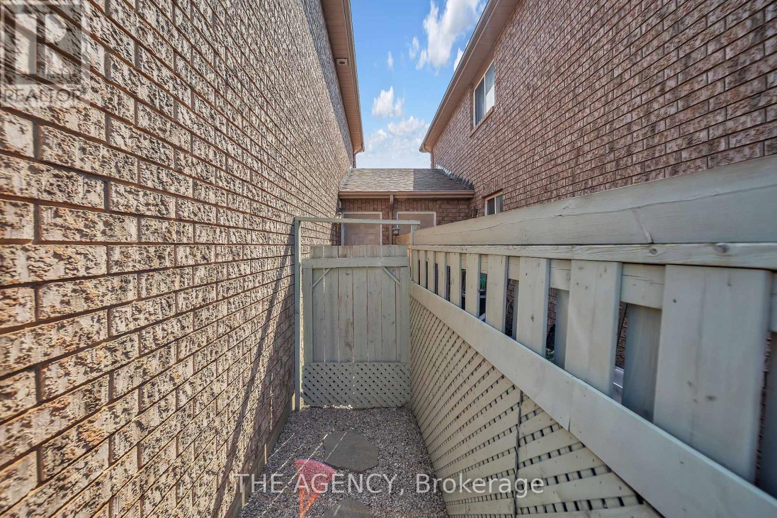 Photo 6 of 56 Quinlan Road, Barrie ON