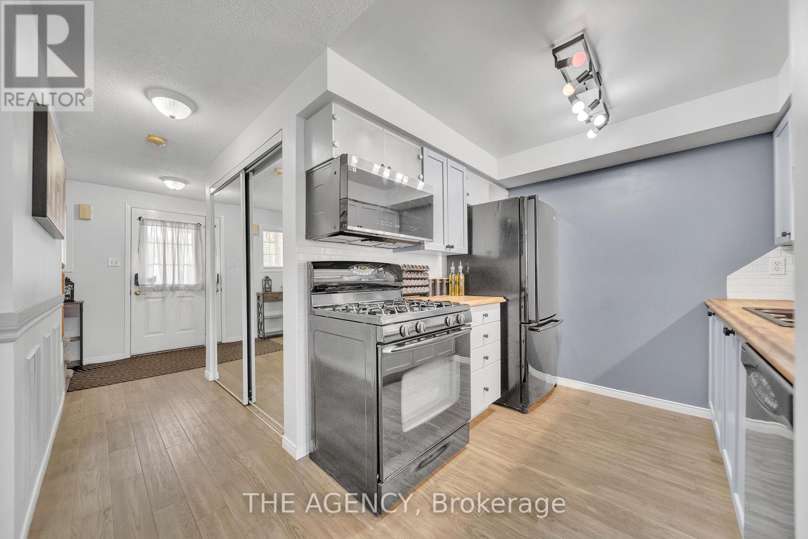 Photo 13 of 56 Quinlan Road, Barrie ON