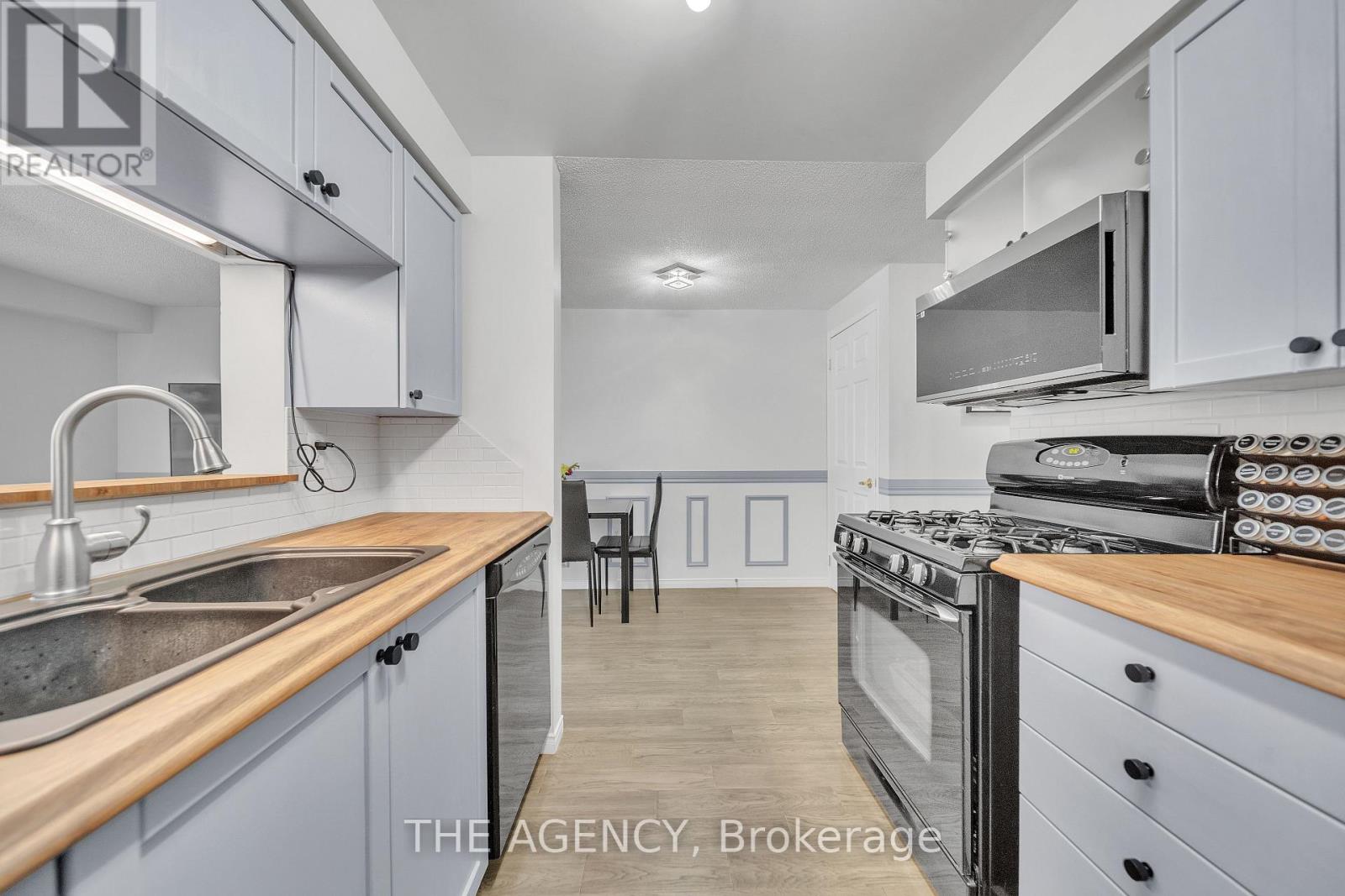 Photo 16 of 56 Quinlan Road, Barrie ON