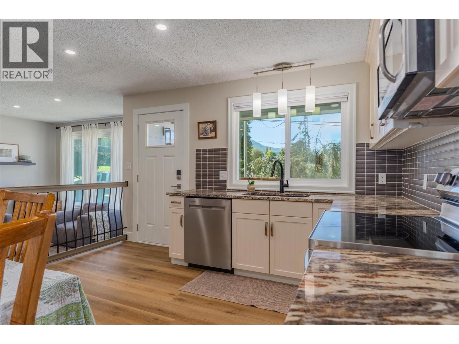 100 Birch Avenue, Fruitvale