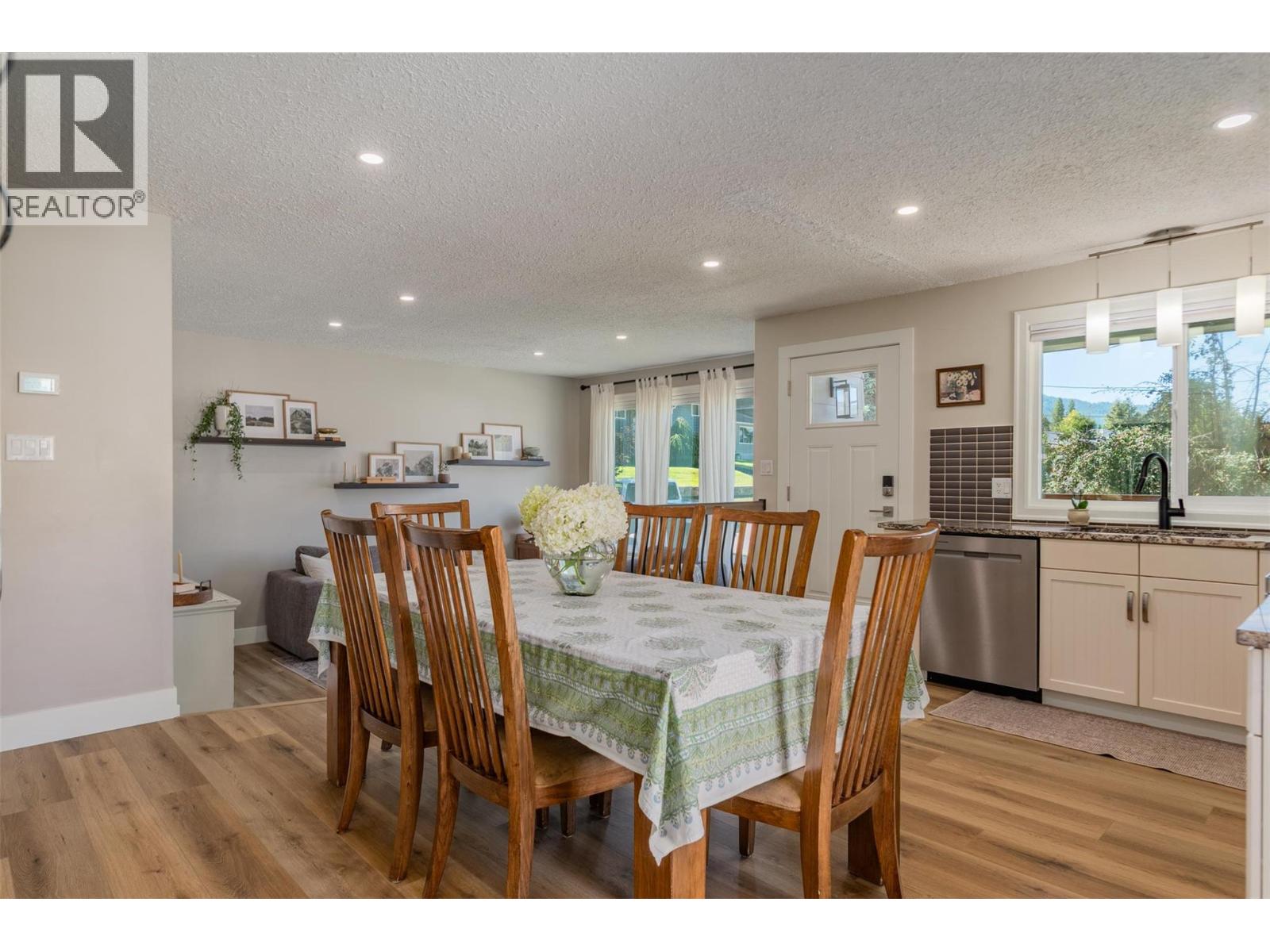 100 Birch Avenue, Fruitvale