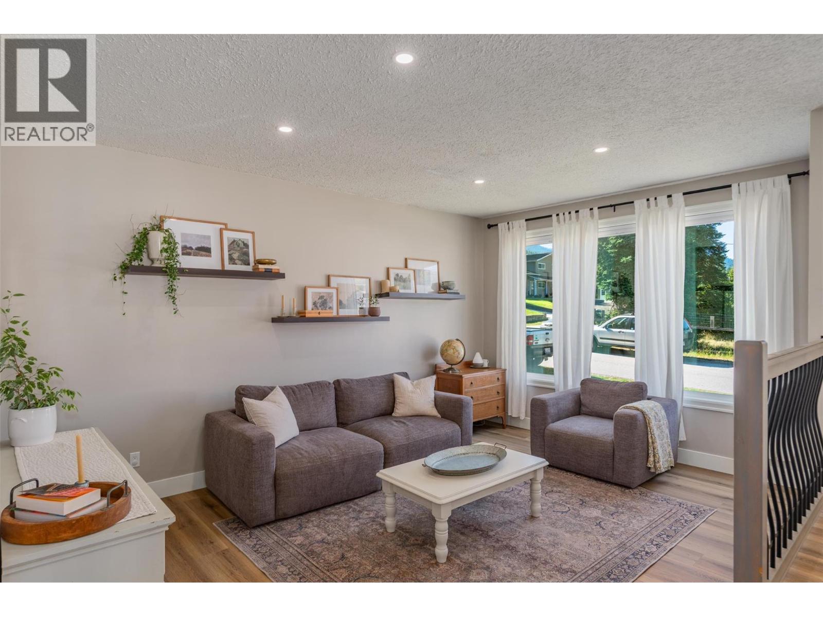 100 Birch Avenue, Fruitvale