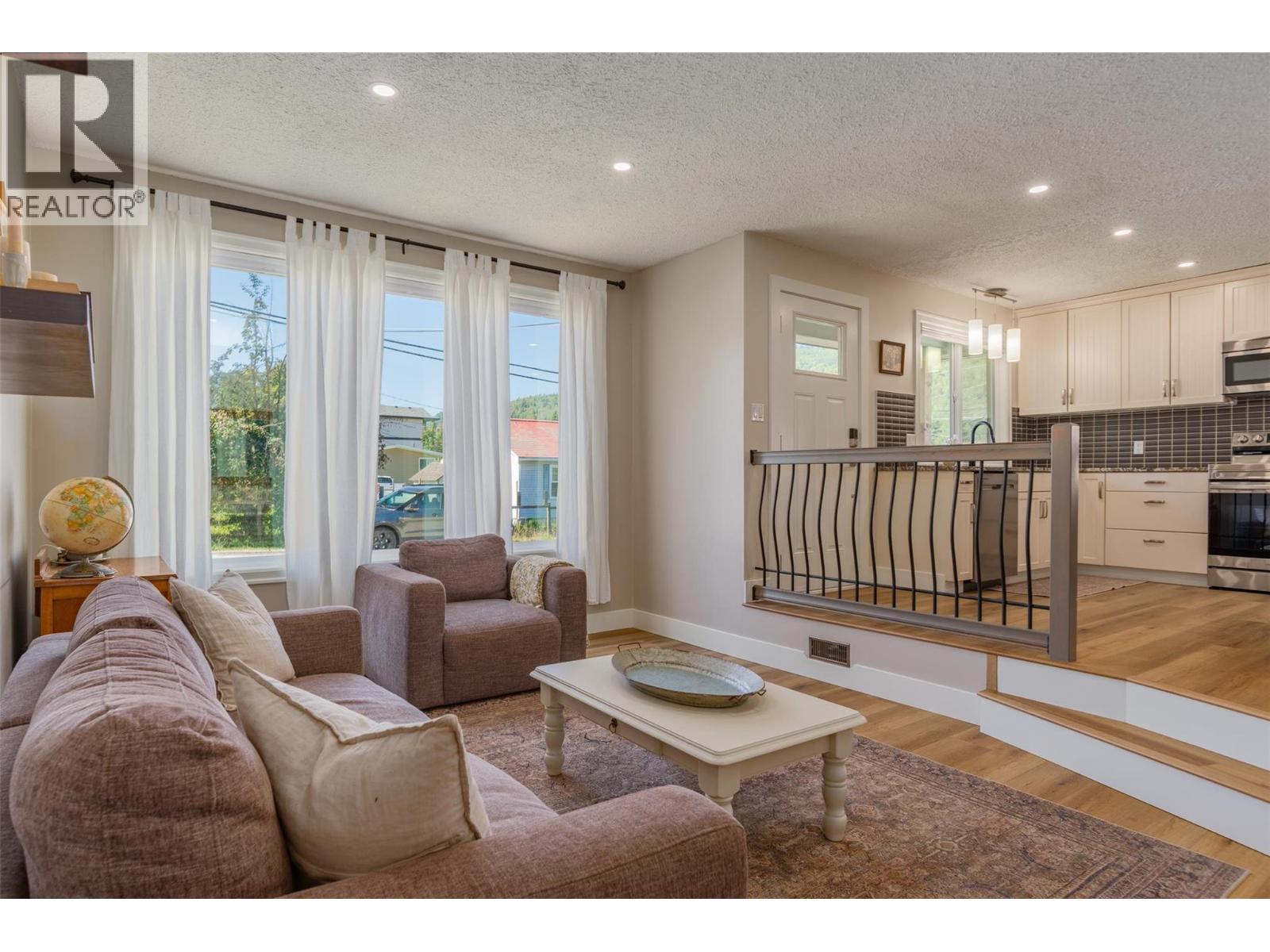 100 Birch Avenue, Fruitvale