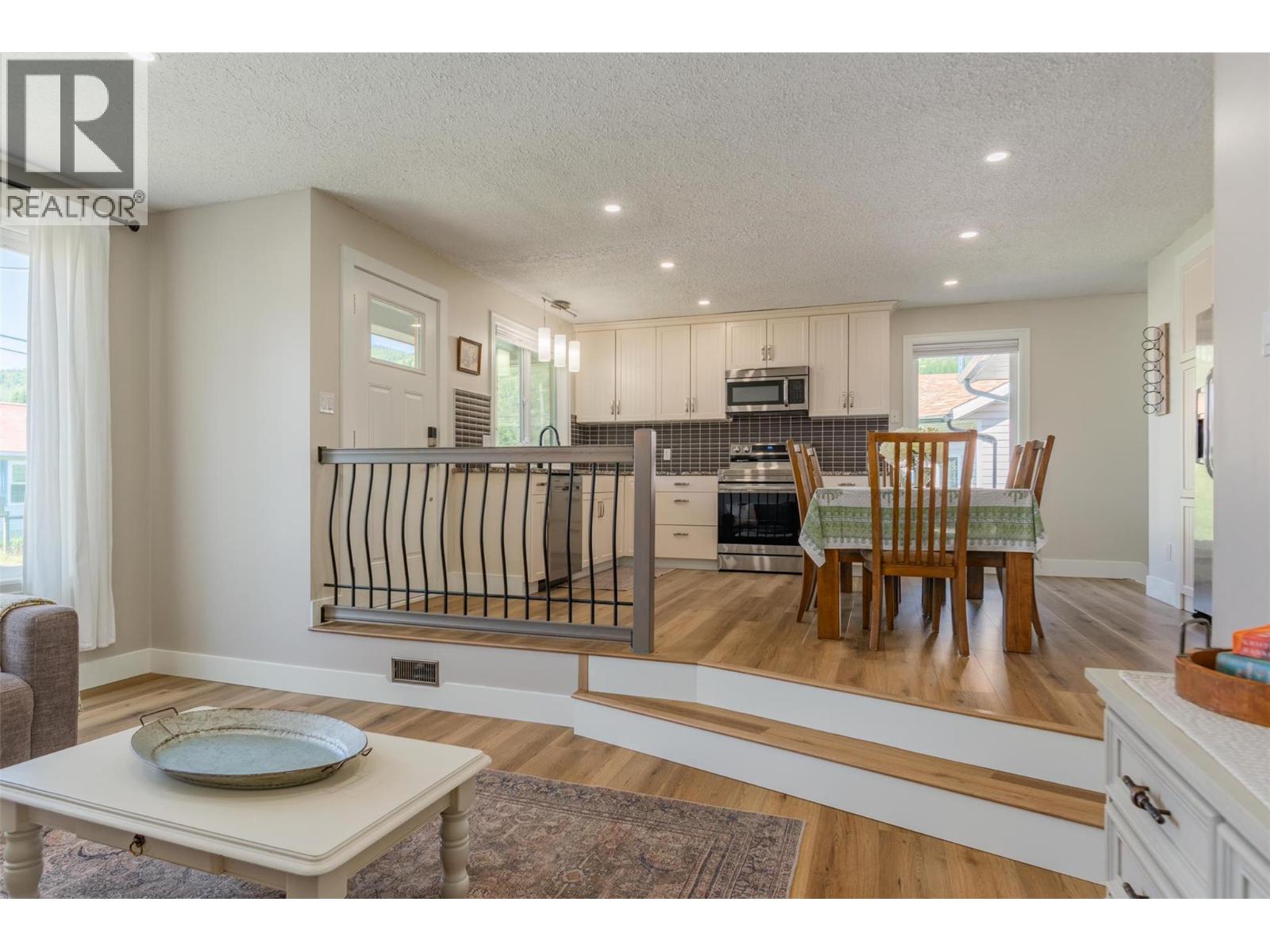 100 Birch Avenue, Fruitvale