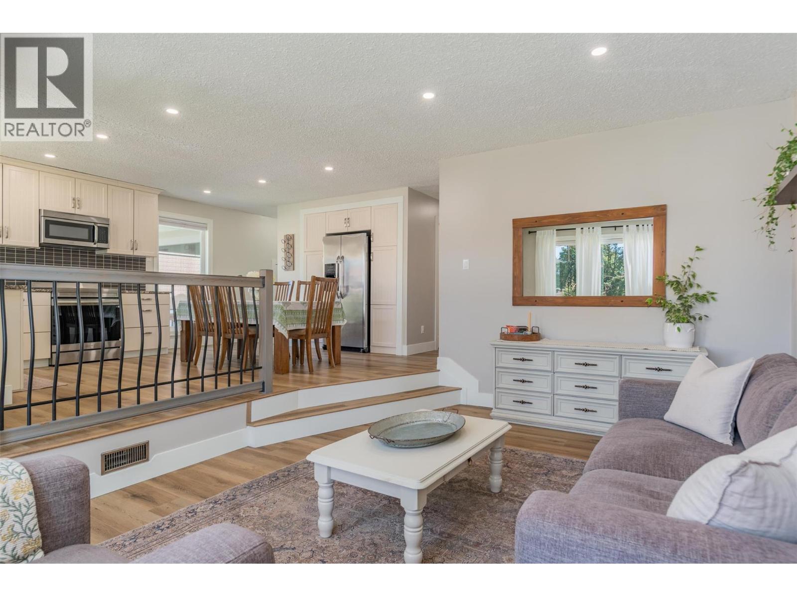 100 Birch Avenue, Fruitvale