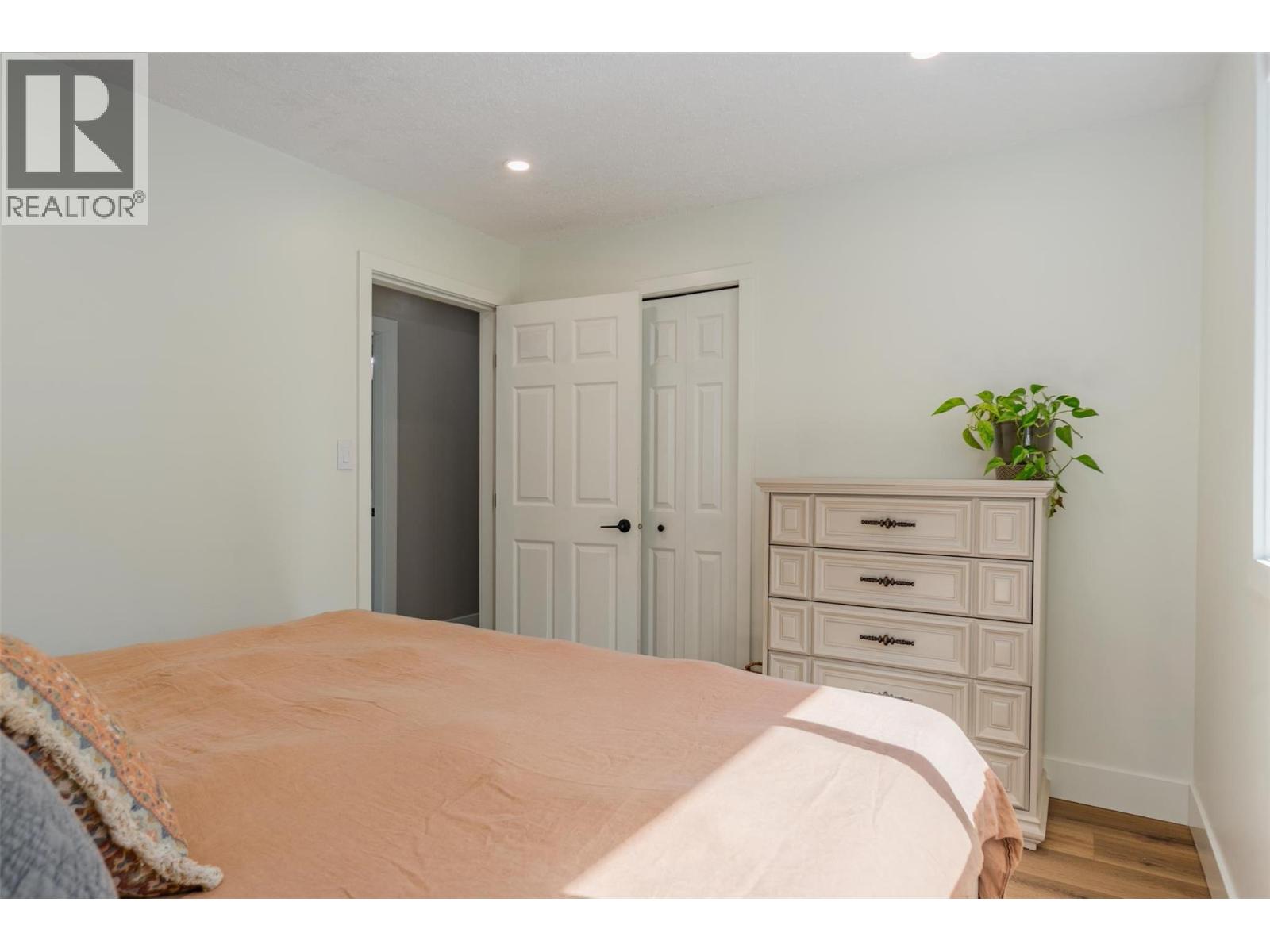 100 Birch Avenue, Fruitvale