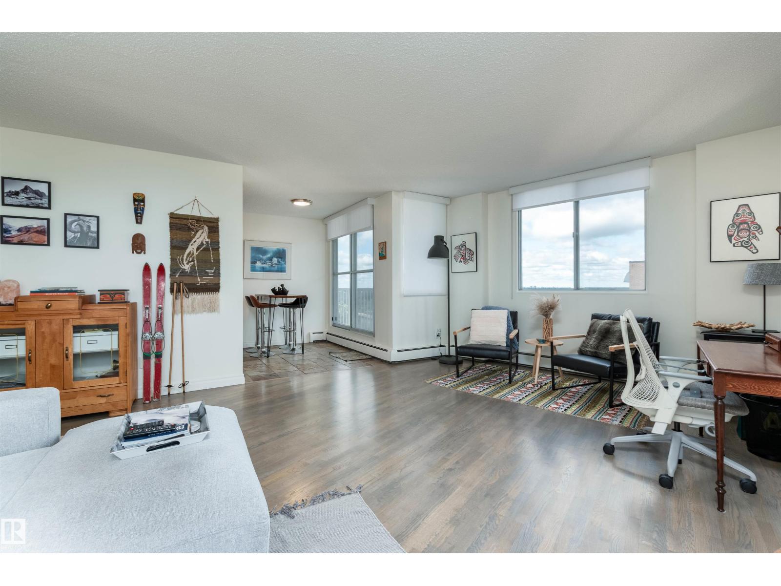 Photo 15 of 801 12141 Jasper Av Nw, Edmonton AB