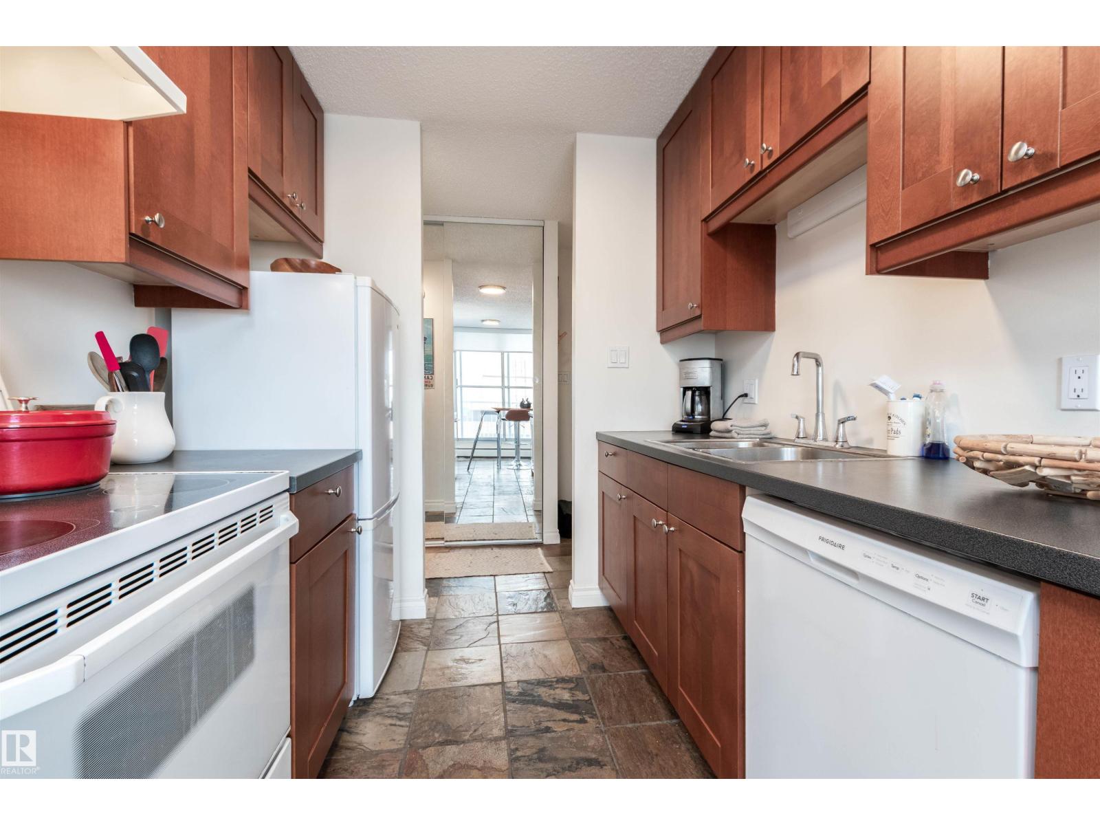 Photo 5 of 801 12141 Jasper Av Nw, Edmonton AB