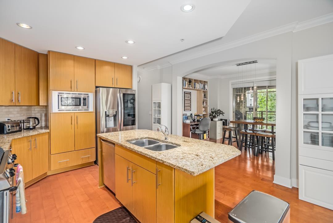 Photo 6 of 204 16421 64 Avenue, Surrey BC