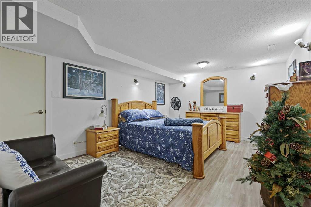 Single Family House Bungalow for Sale in  Woodbrook Court SW Woodbine Calgary 