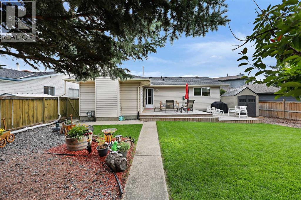 Single Family House Bungalow for Sale in  Woodbrook Court SW Woodbine Calgary 