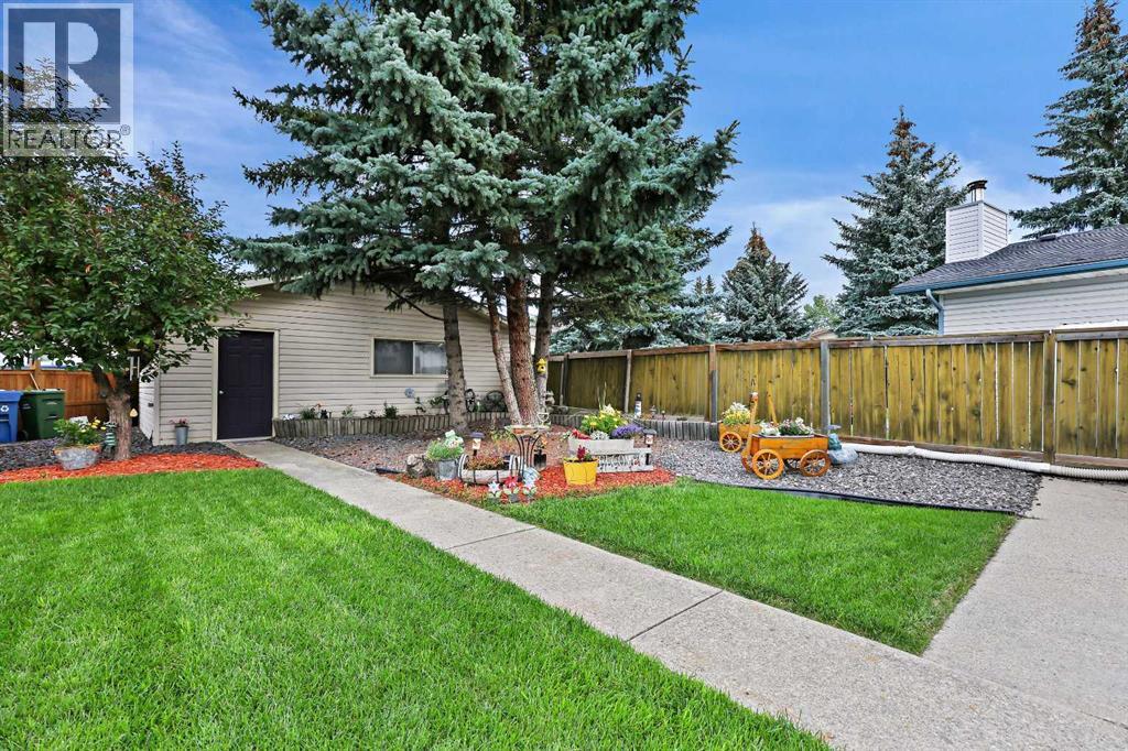 Single Family House Bungalow for Sale in  Woodbrook Court SW Woodbine Calgary 