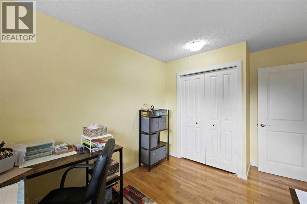 Single Family House Bungalow for Sale in  Woodbrook Court SW Woodbine Calgary 