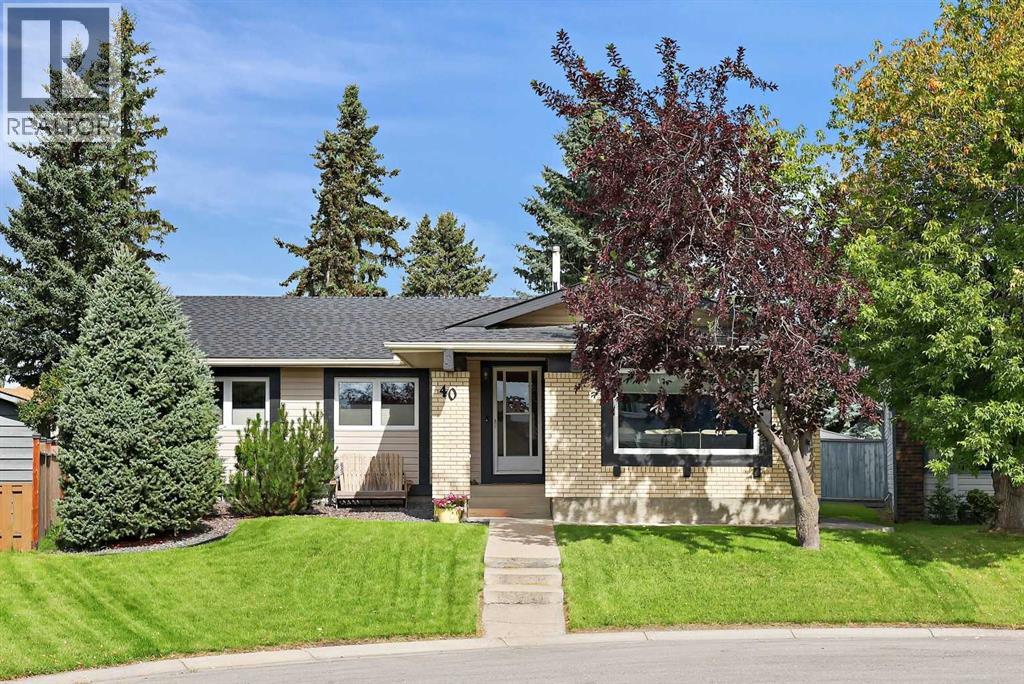 40 Woodbrook Court SW, Calgary, Alberta