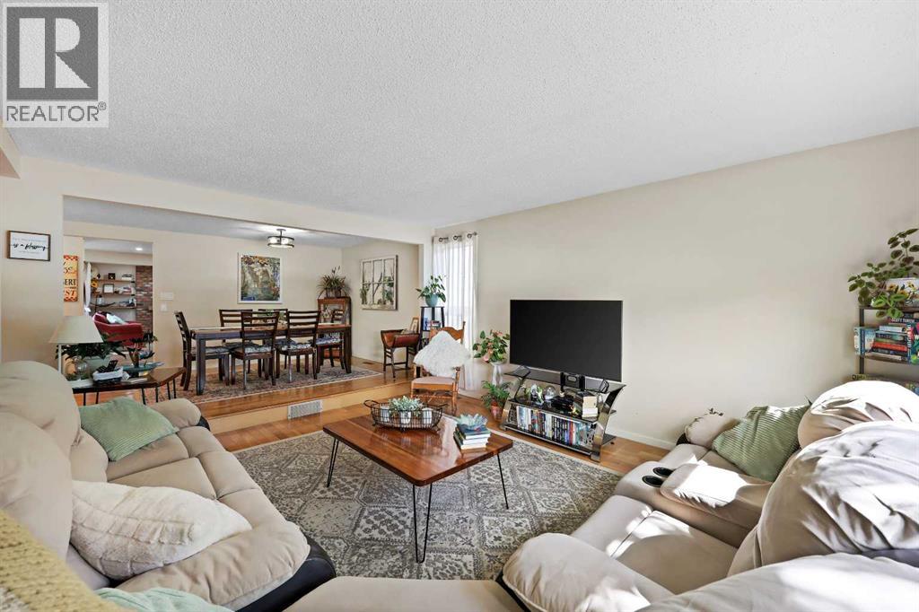 Single Family House Bungalow for Sale in  Woodbrook Court SW Woodbine Calgary 