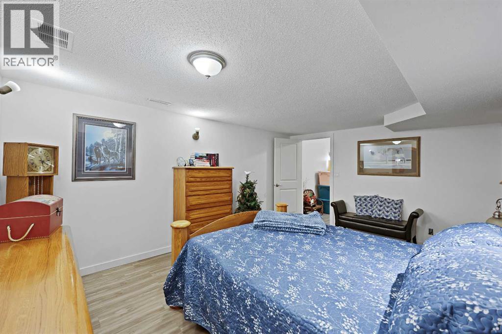 Single Family House Bungalow for Sale in  Woodbrook Court SW Woodbine Calgary 