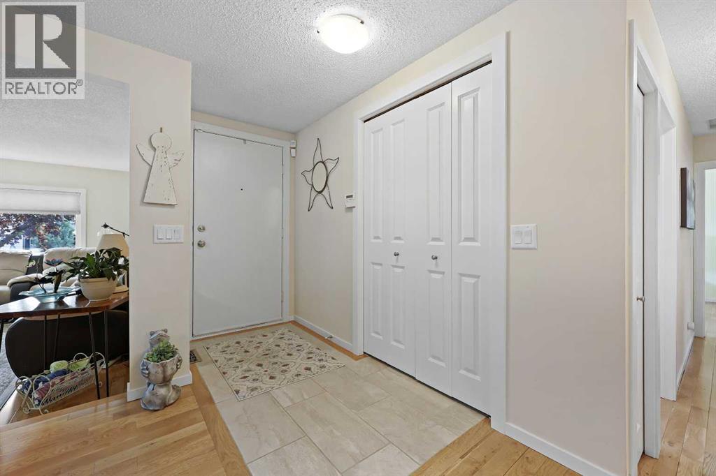 Single Family House Bungalow for Sale in  Woodbrook Court SW Woodbine Calgary 