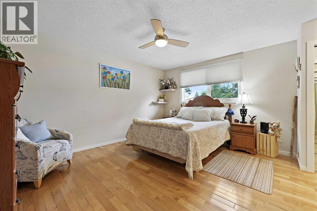 Single Family House Bungalow for Sale in  Woodbrook Court SW Woodbine Calgary 