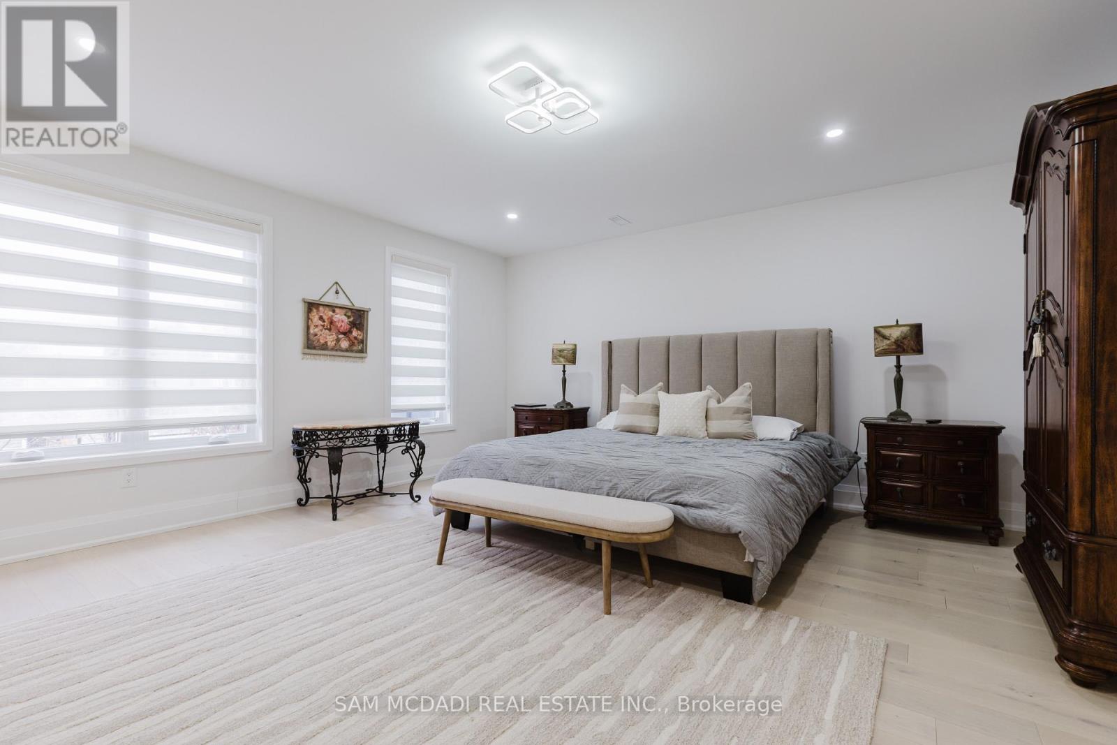 Photo 9 of 11 A Maple Avenue N, Mississauga ON