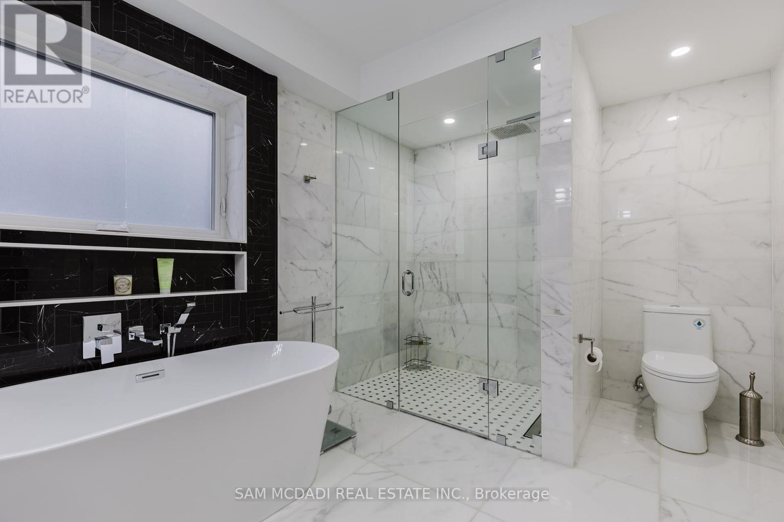 Photo 24 of 11 A Maple Avenue N, Mississauga ON