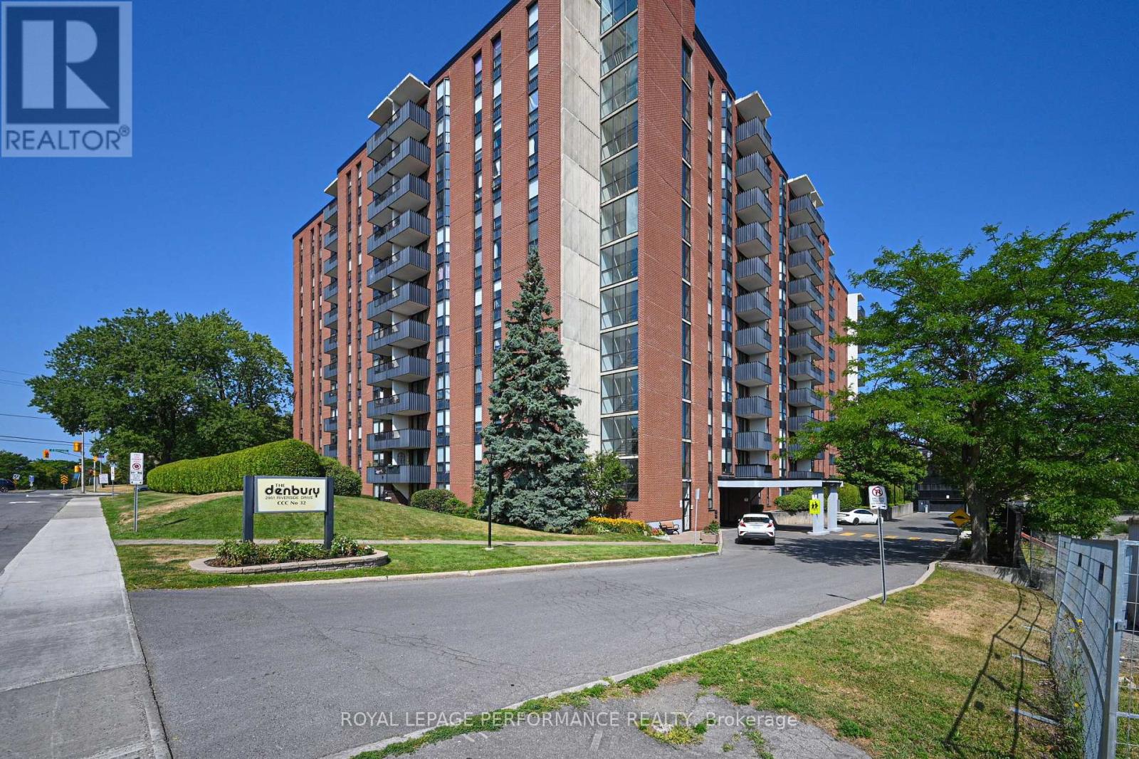 Welcome to 2951 Riverside Drive