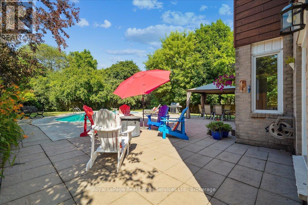 Photo 35 of 471 Deerhurst Drive, Burlington ON